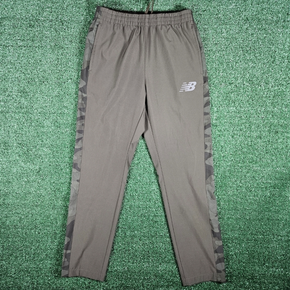 New Balance Joggers / Mens Size Medium / Color - Army Green & Camo